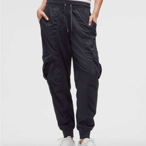 Lululemon Dance Studio Relaxed fit Mid-rise Cargo Joggers. NWT Black Night.